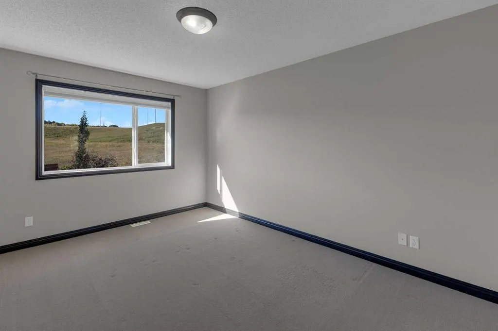 368 Kincora Drive NW