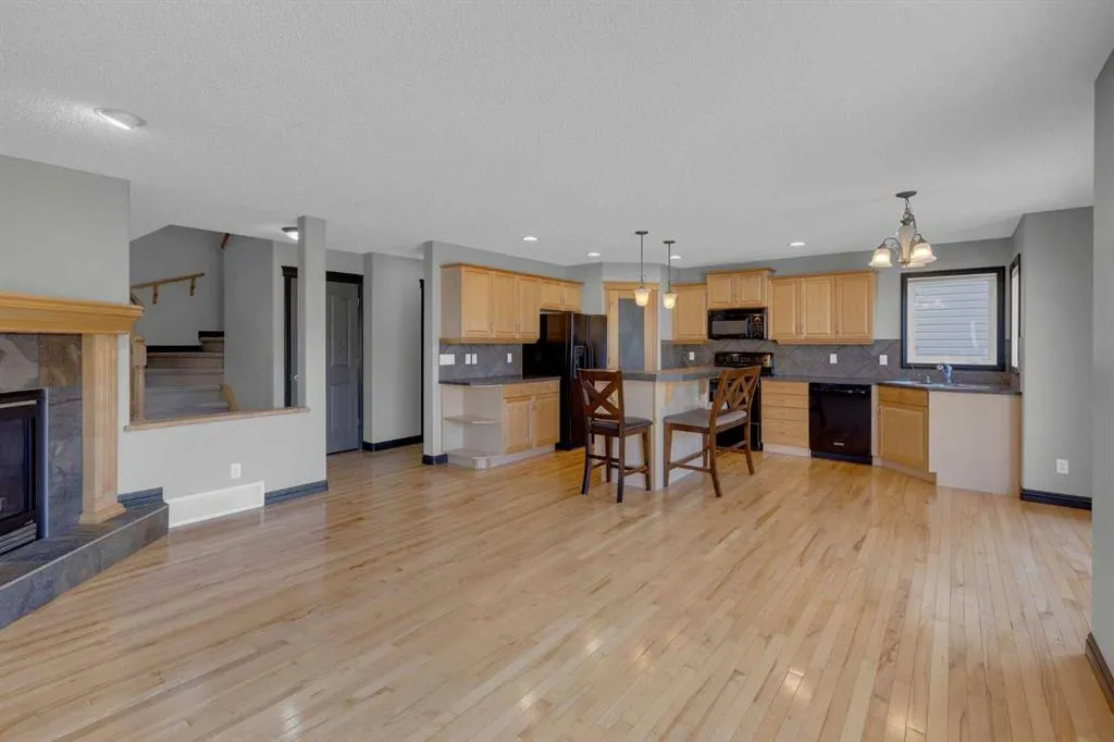 368 Kincora Drive NW