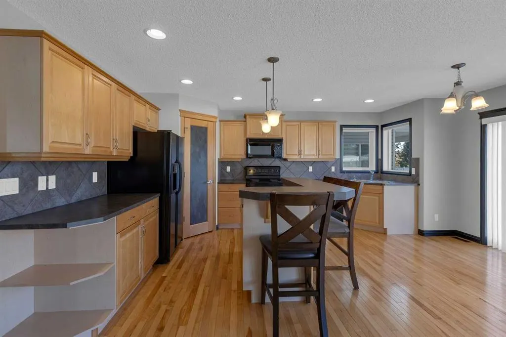 368 Kincora Drive NW