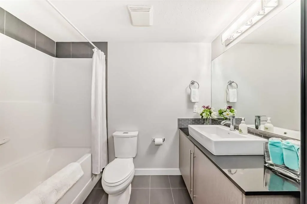 11 MAHOGANY Row SE, #2103