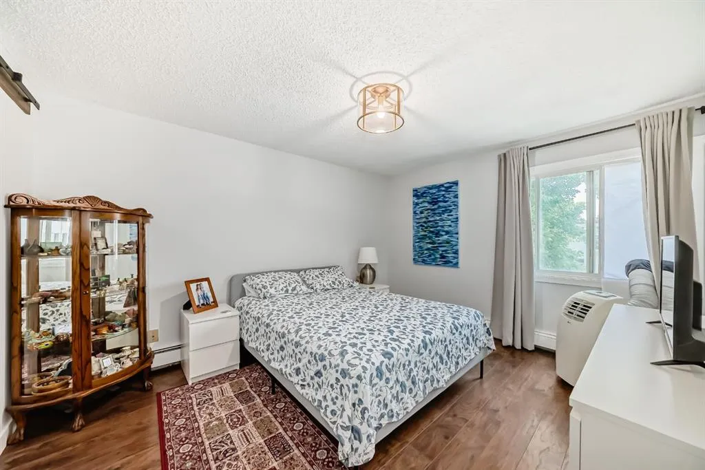540 18 Avenue SW, #202