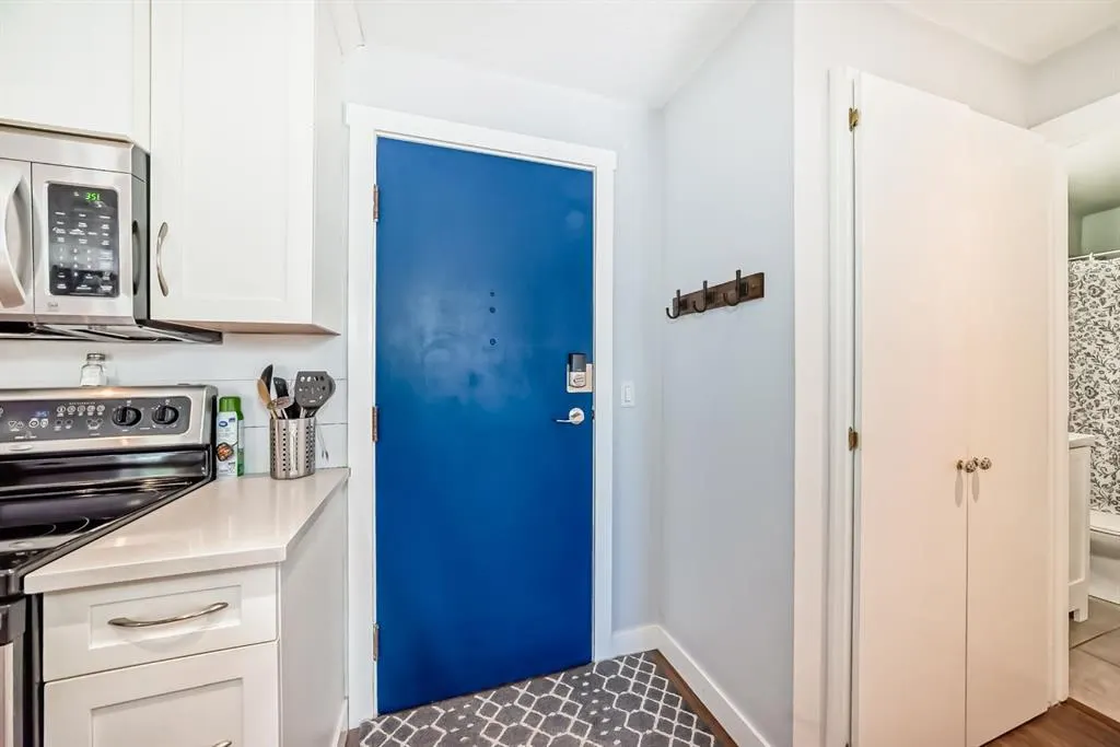 540 18 Avenue SW, #202