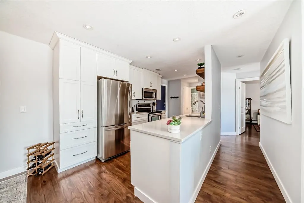 540 18 Avenue SW, #202
