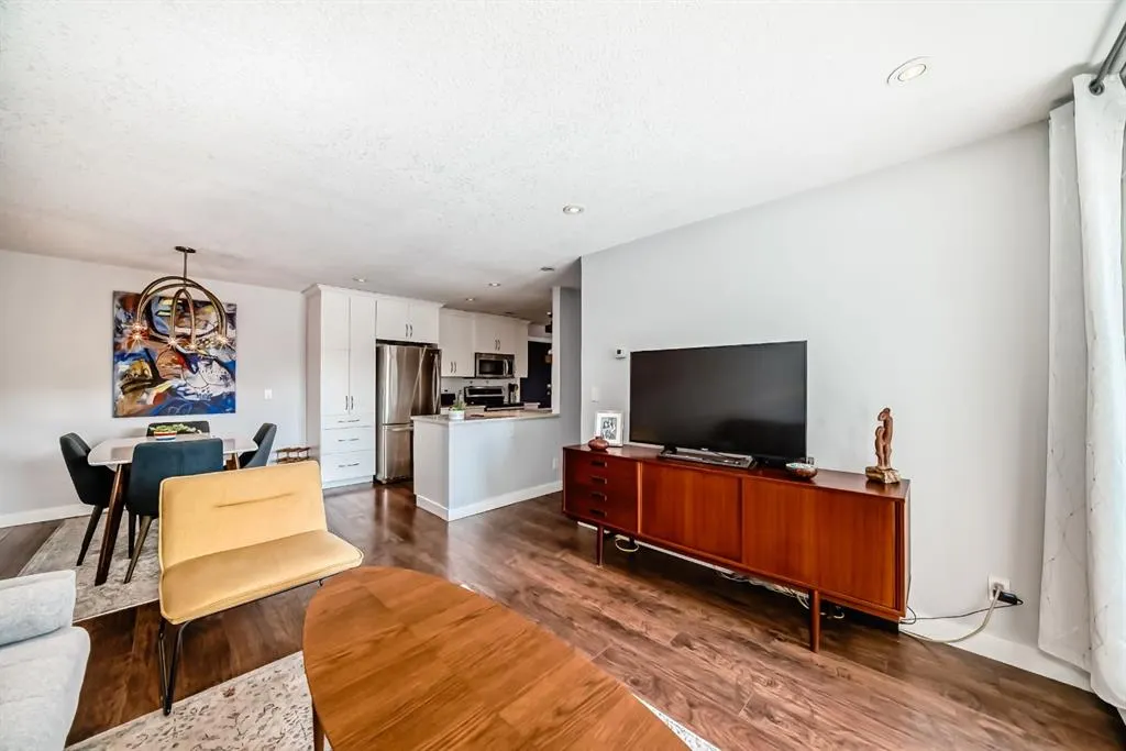 540 18 Avenue SW, #202