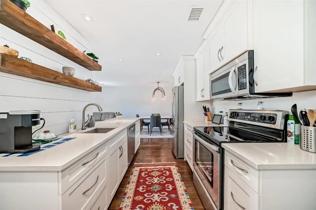 540 18 Avenue SW, #202