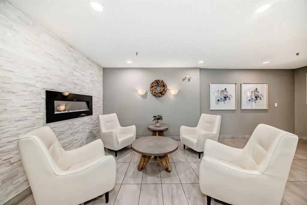 540 18 Avenue SW, #202
