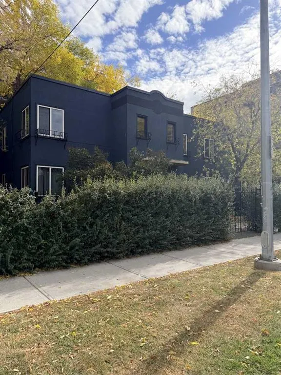 1218 7 Street SW