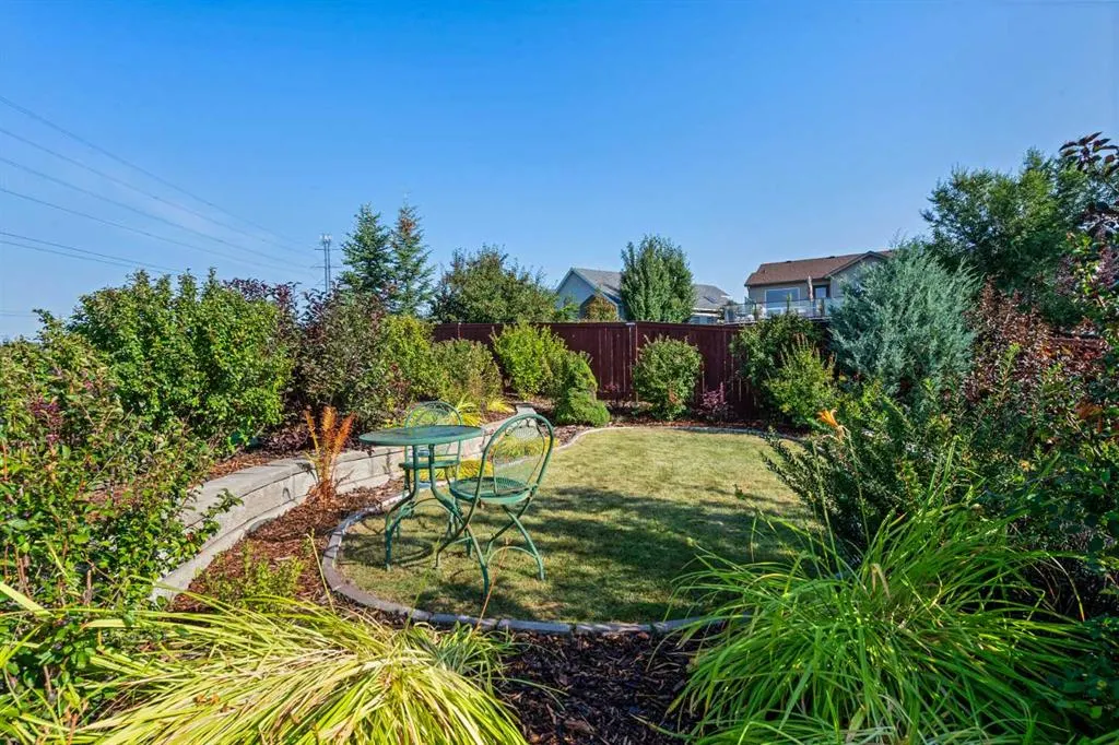 72 Tuscany Ridge Crescent NW