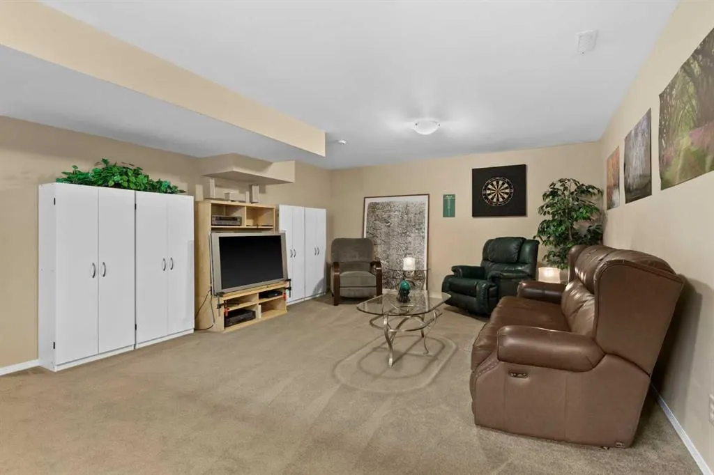 72 Tuscany Ridge Crescent NW