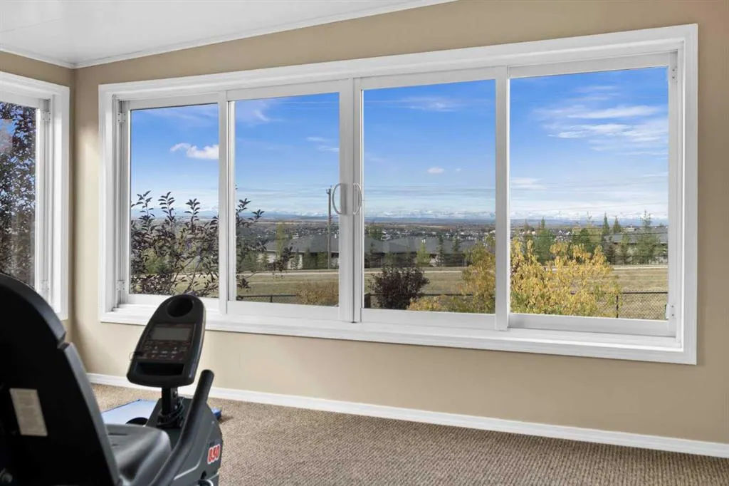 72 Tuscany Ridge Crescent NW