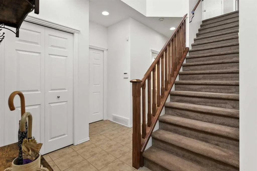 72 Tuscany Ridge Crescent NW