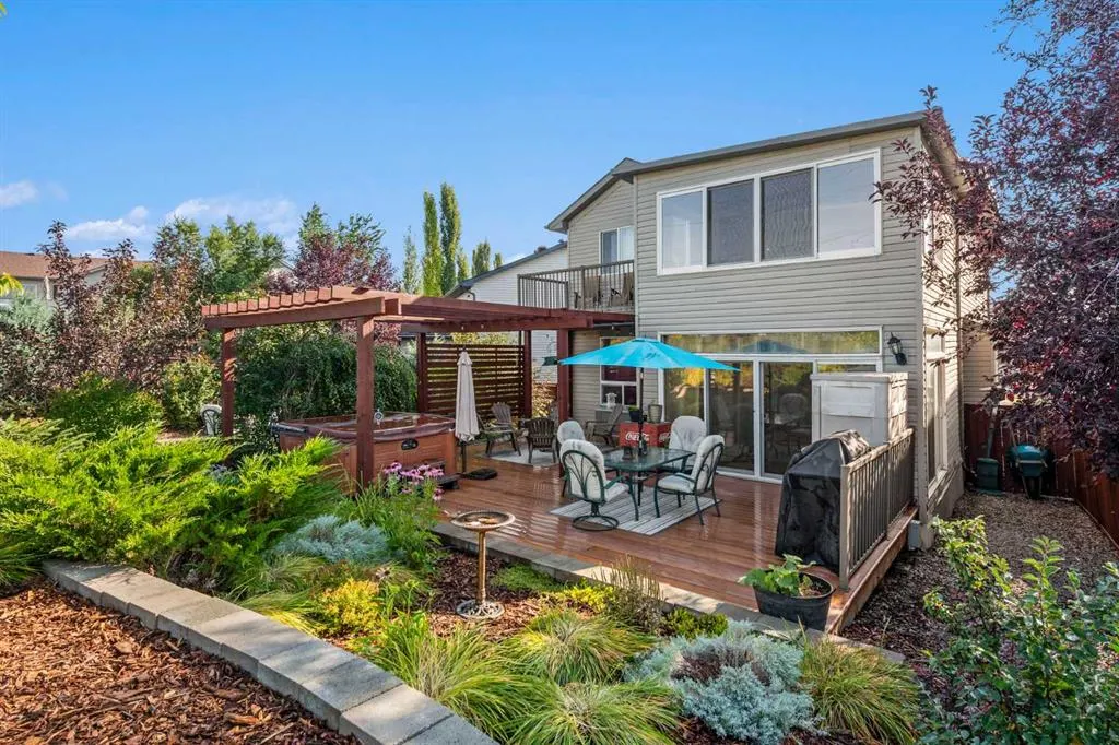 72 Tuscany Ridge Crescent NW