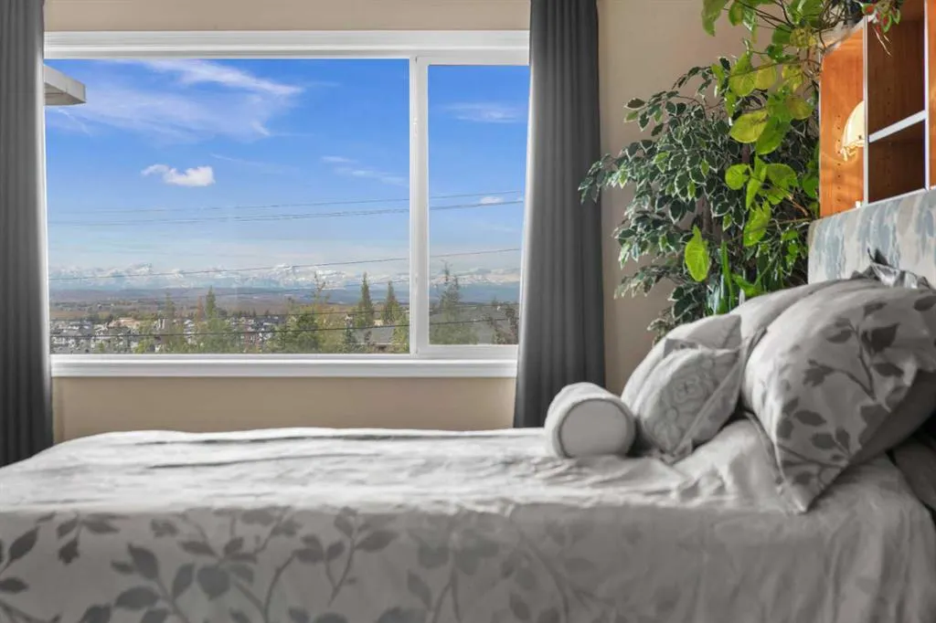 72 Tuscany Ridge Crescent NW