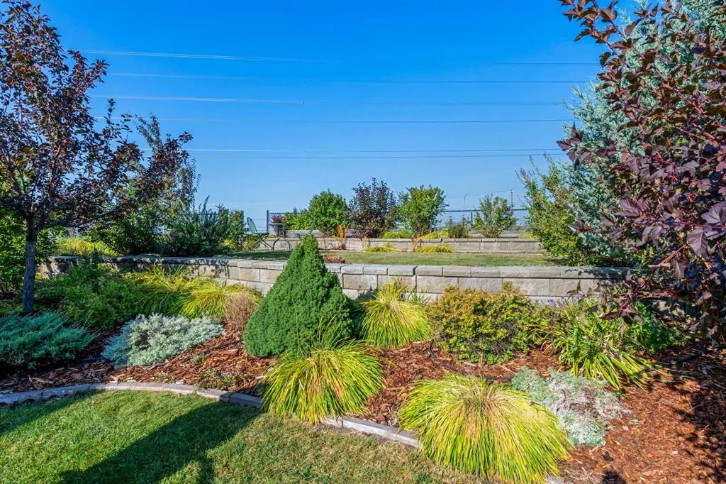 72 Tuscany Ridge Crescent NW