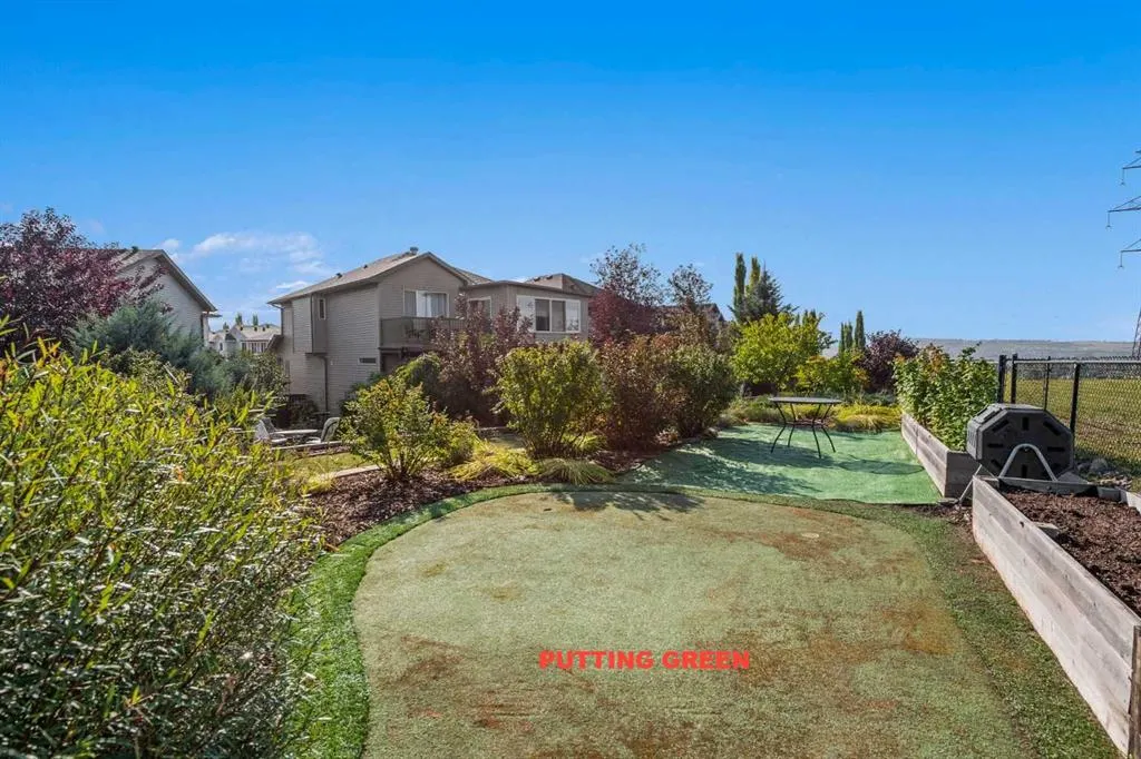 72 Tuscany Ridge Crescent NW