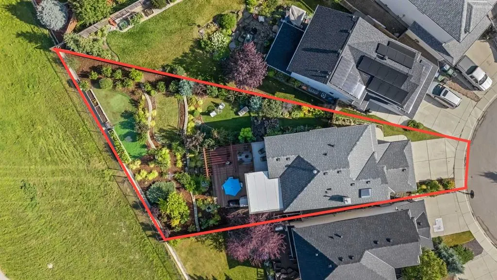 72 Tuscany Ridge Crescent NW
