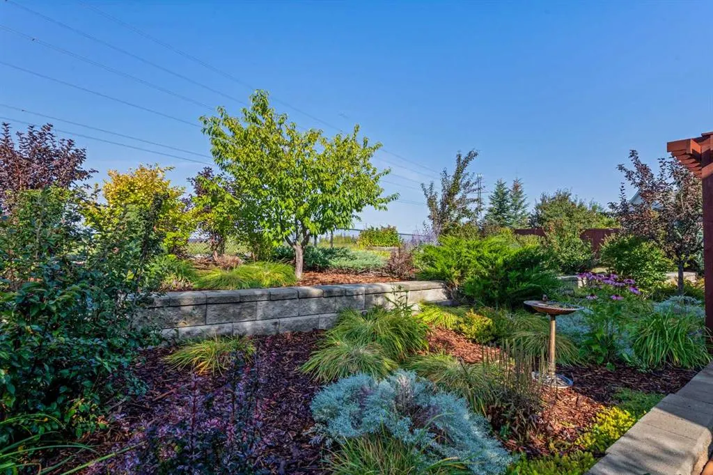 72 Tuscany Ridge Crescent NW