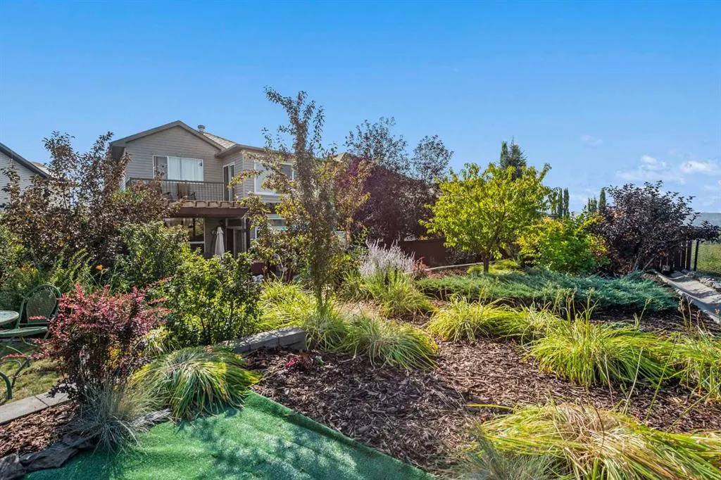 72 Tuscany Ridge Crescent NW