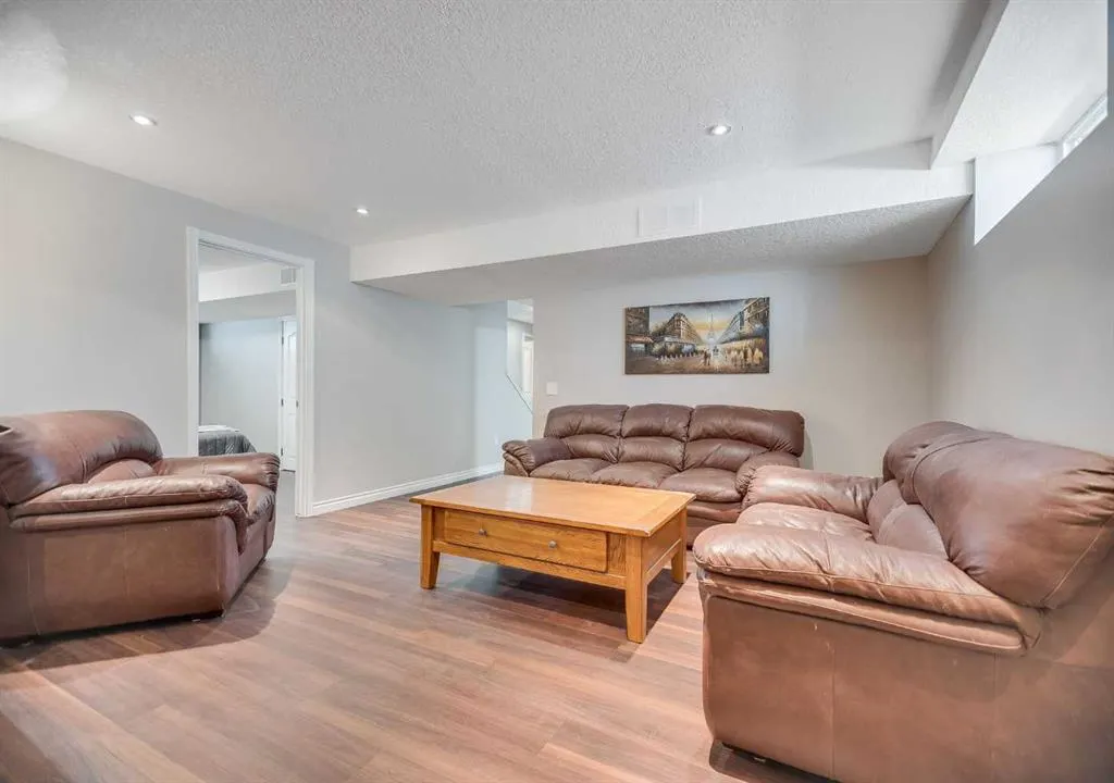 10 Westfall Crescent