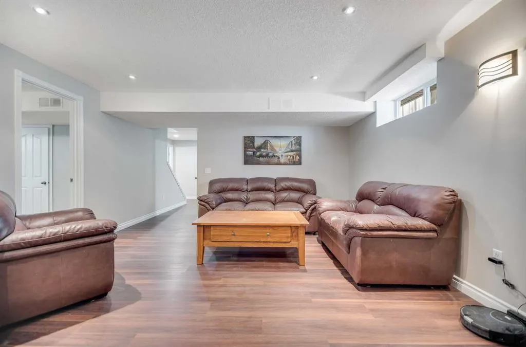 10 Westfall Crescent