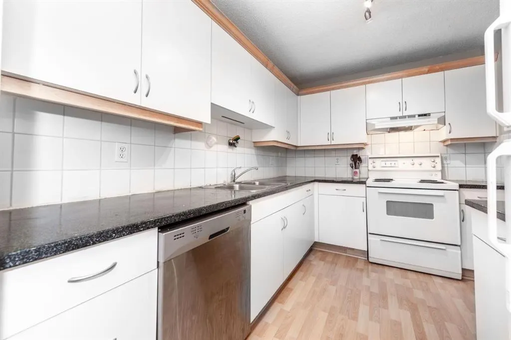 647 1 Avenue NE, #307