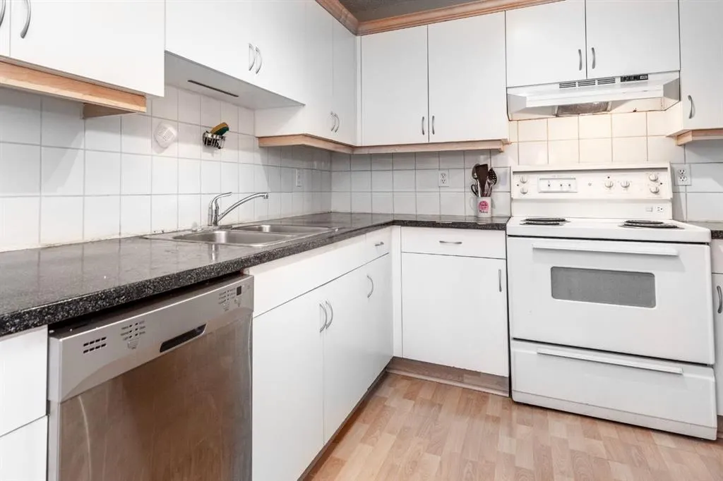 647 1 Avenue NE, #307