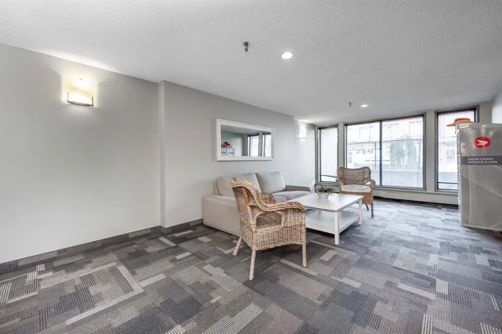 647 1 Avenue NE, #307