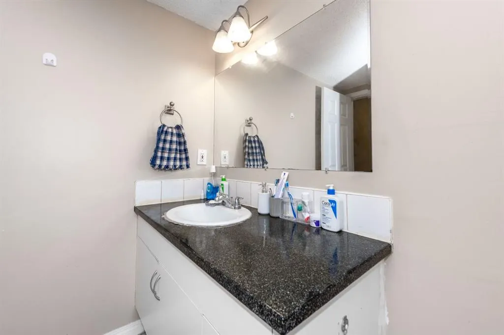 647 1 Avenue NE, #307