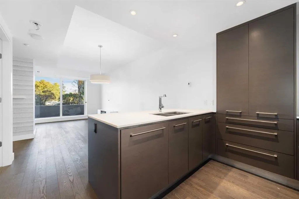 1025 5 Avenue SW, #103