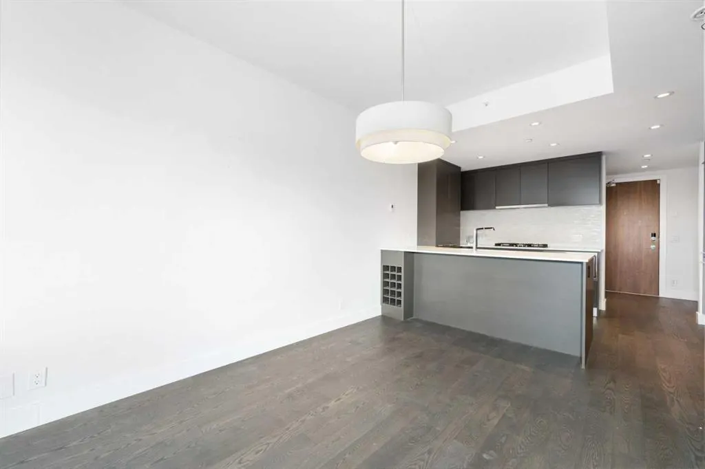1025 5 Avenue SW, #103