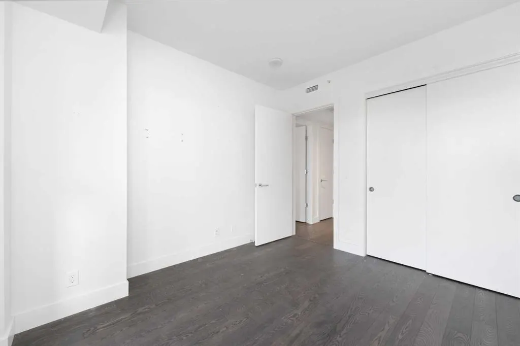 1025 5 Avenue SW, #103