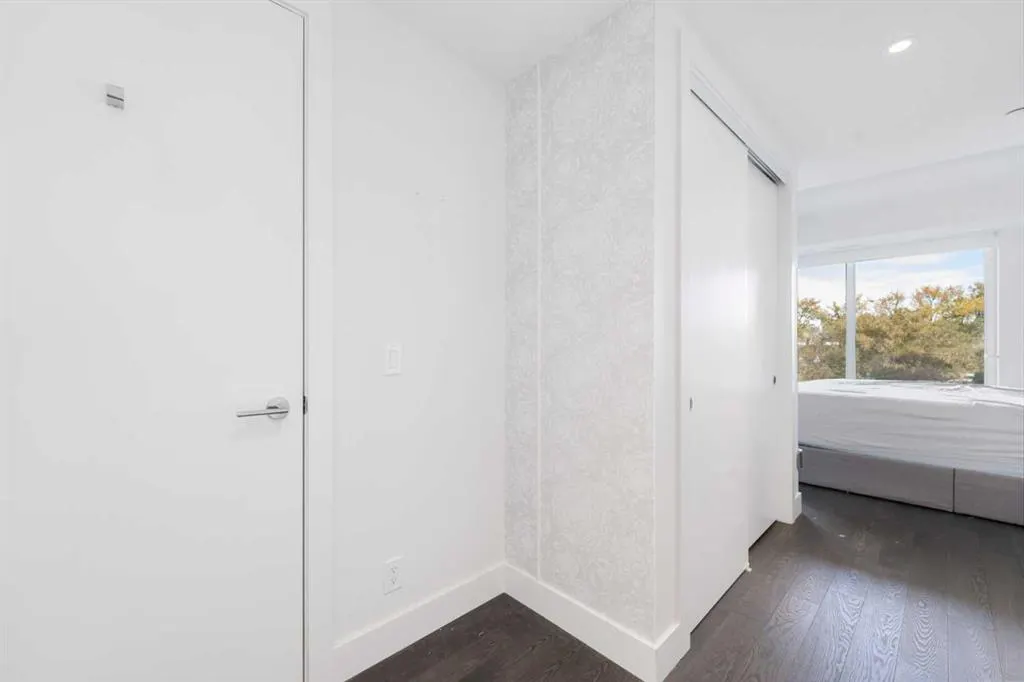 1025 5 Avenue SW, #103