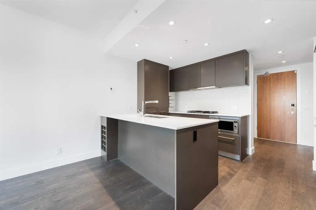1025 5 Avenue SW, #103