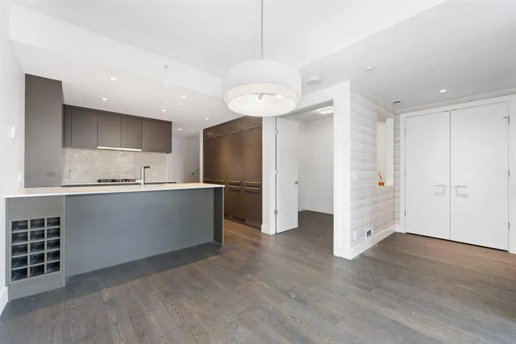 1025 5 Avenue SW, #103