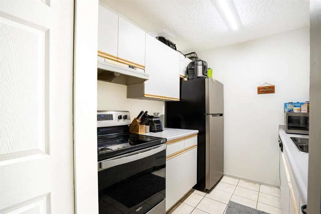 11 Dover Point SE, #209