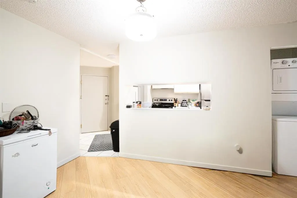 11 Dover Point SE, #209