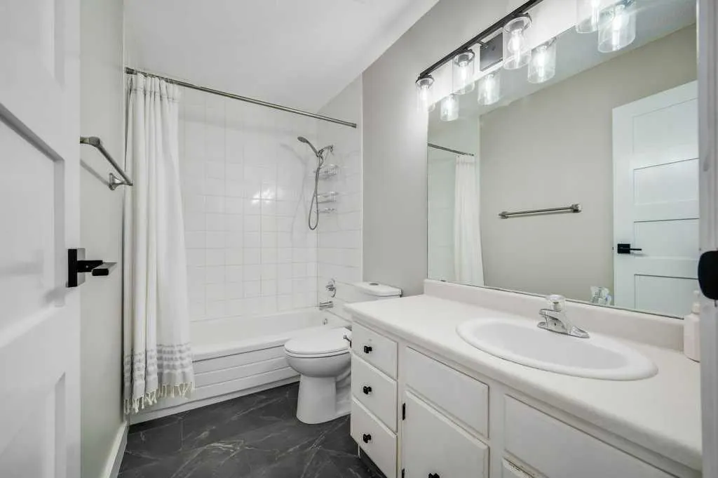 2210 Oakmoor Drive SW, #24