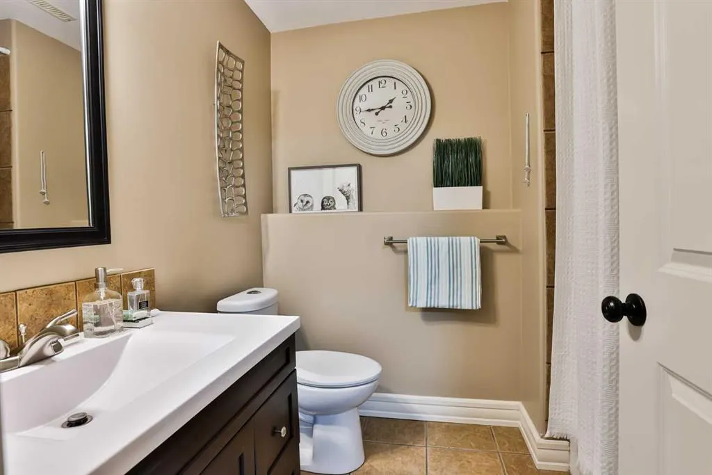 30 Riverview Crescent W