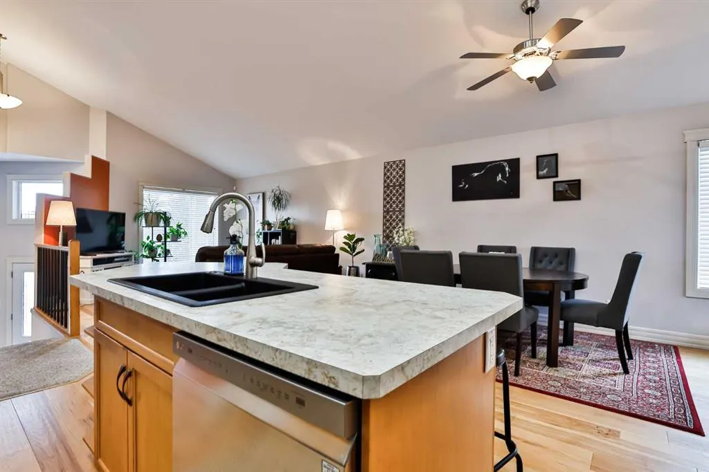 30 Riverview Crescent W
