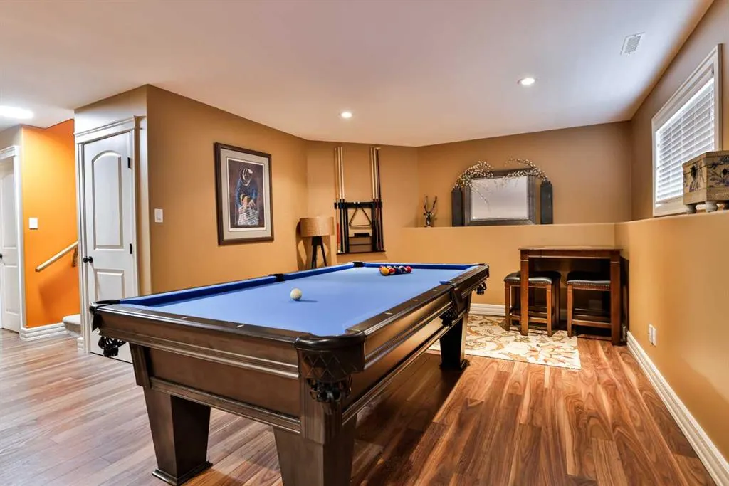 30 Riverview Crescent W