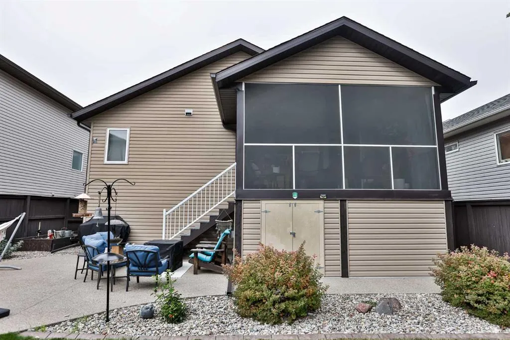 30 Riverview Crescent W