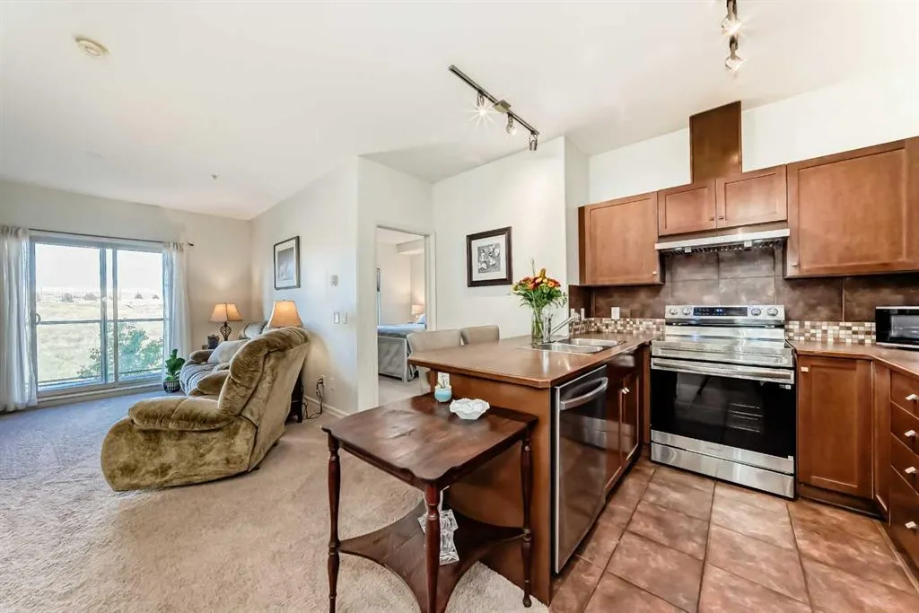 92 Crystal Shores Road, #4205