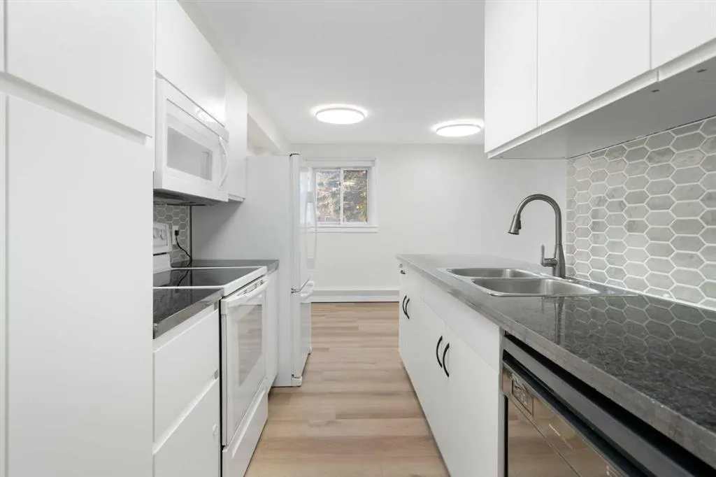 2221 14 Street SW, #201