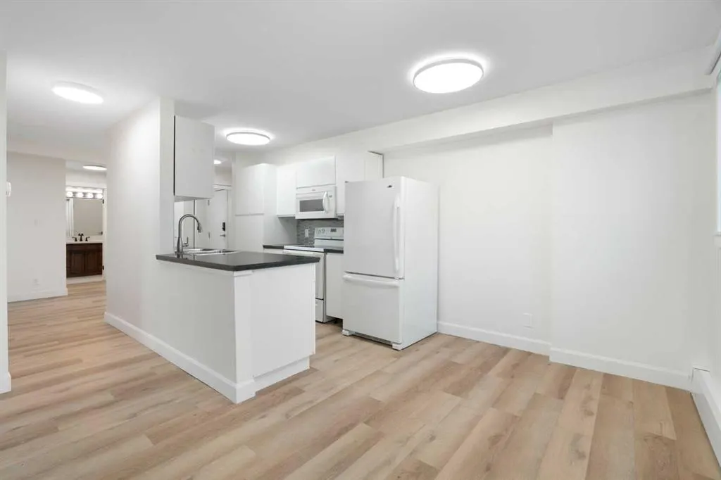 2221 14 Street SW, #201