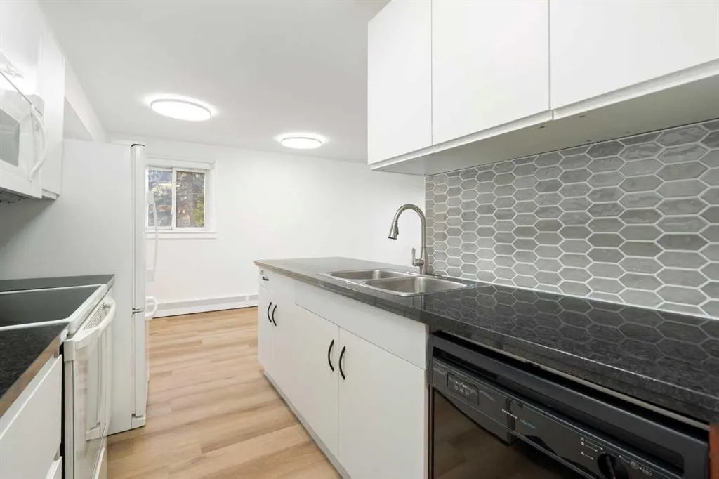2221 14 Street SW, #201