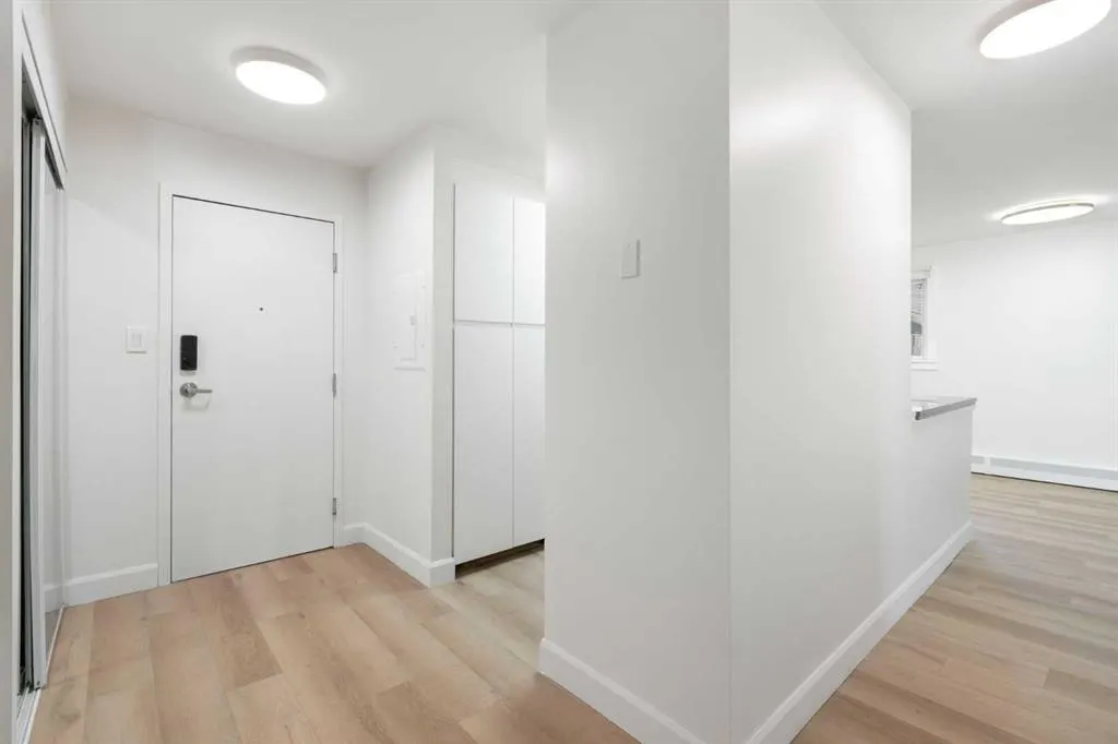 2221 14 Street SW, #201