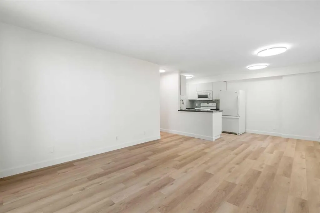 2221 14 Street SW, #201