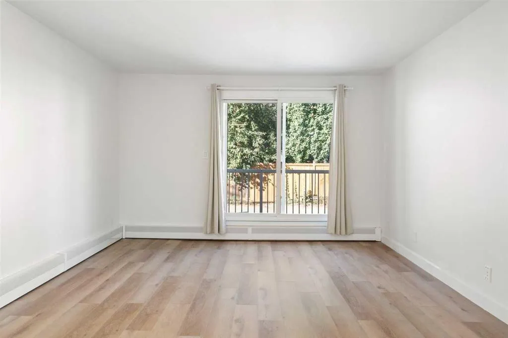 2221 14 Street SW, #201