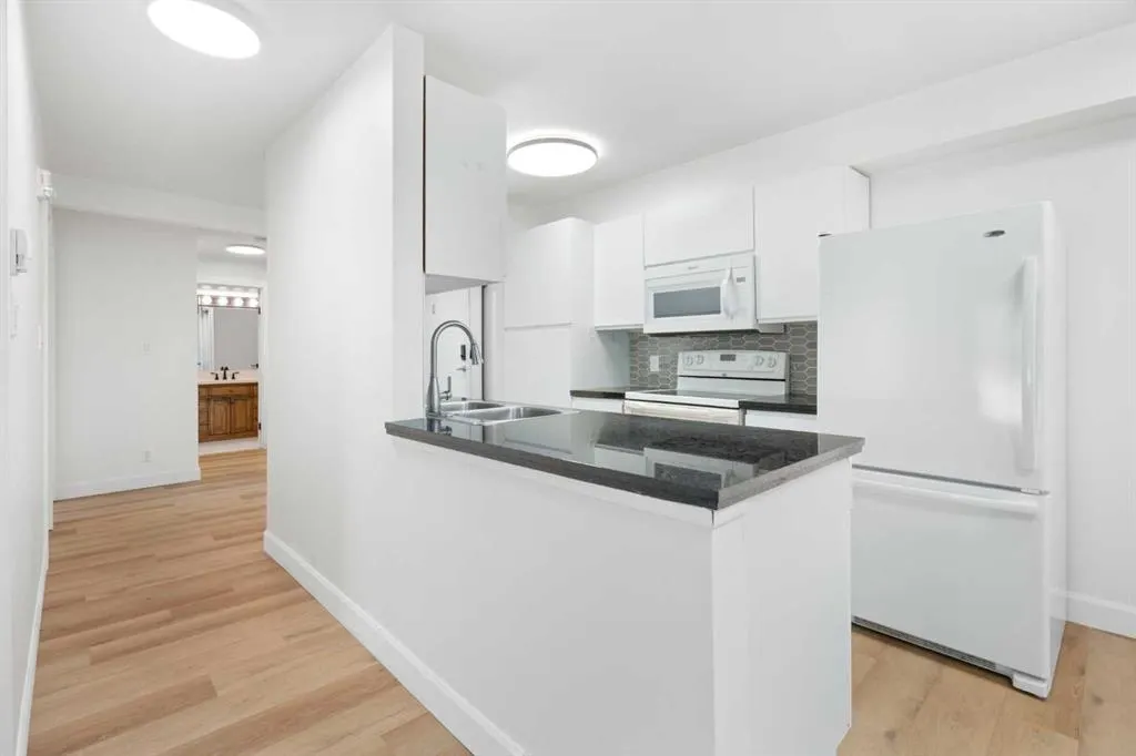 2221 14 Street SW, #201