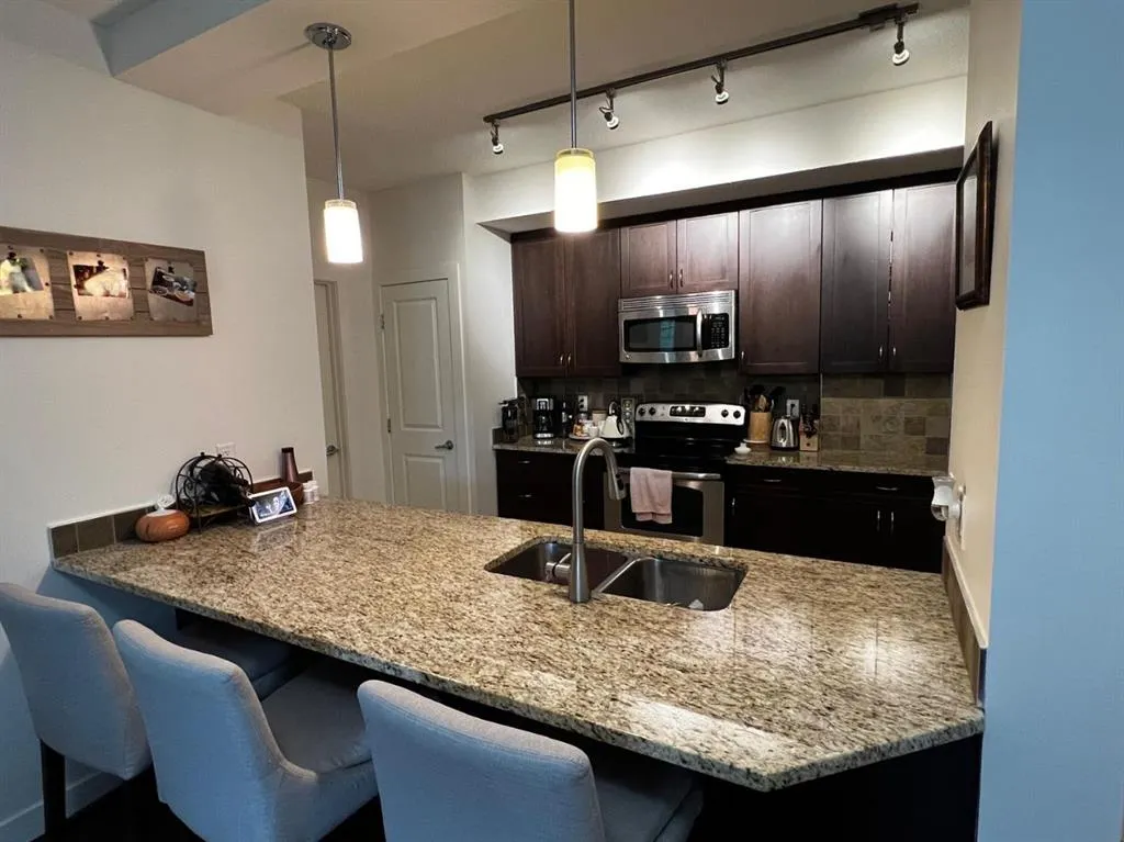 108 25 Avenue SW, #301